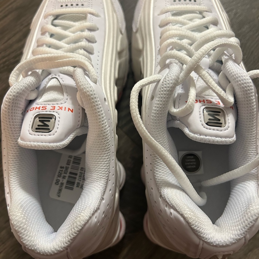 Nike Shox R4 (GS) - New with Box - Picture 2 of 4
